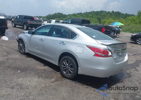 2015 Nissan Altima 2.5 S z USA, uszkodzony, nr VIN 1N4AL3AP0FC580873